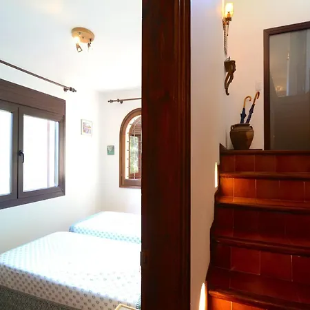 The House In Has 3 Bedrooms Holiday home